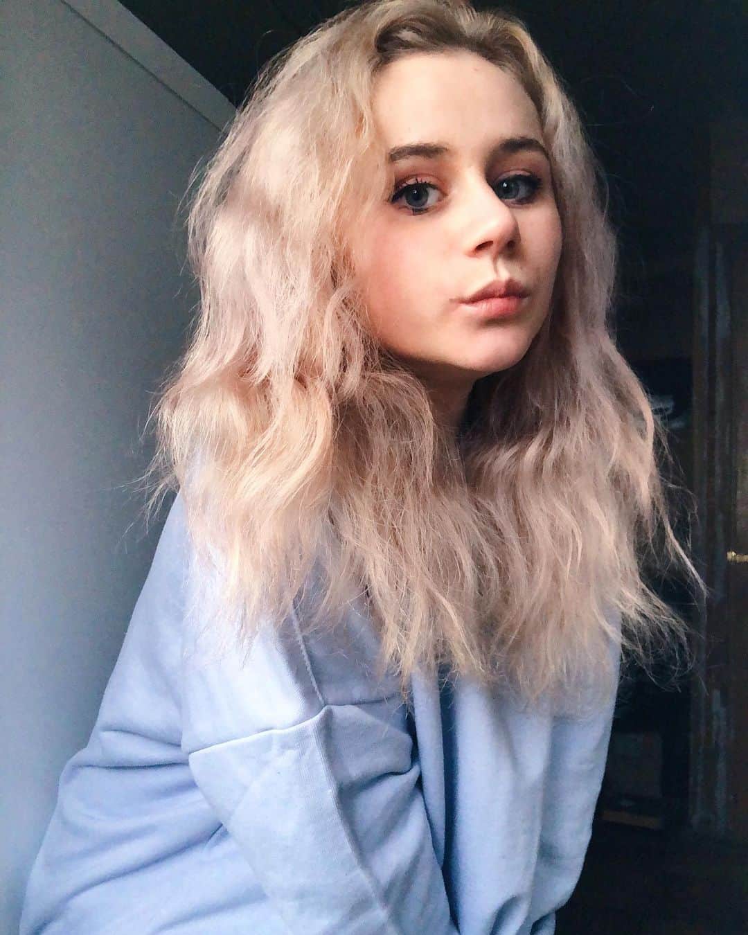 セラフィマ・サハノヴィッチのインスタグラム：「🌙🌸」