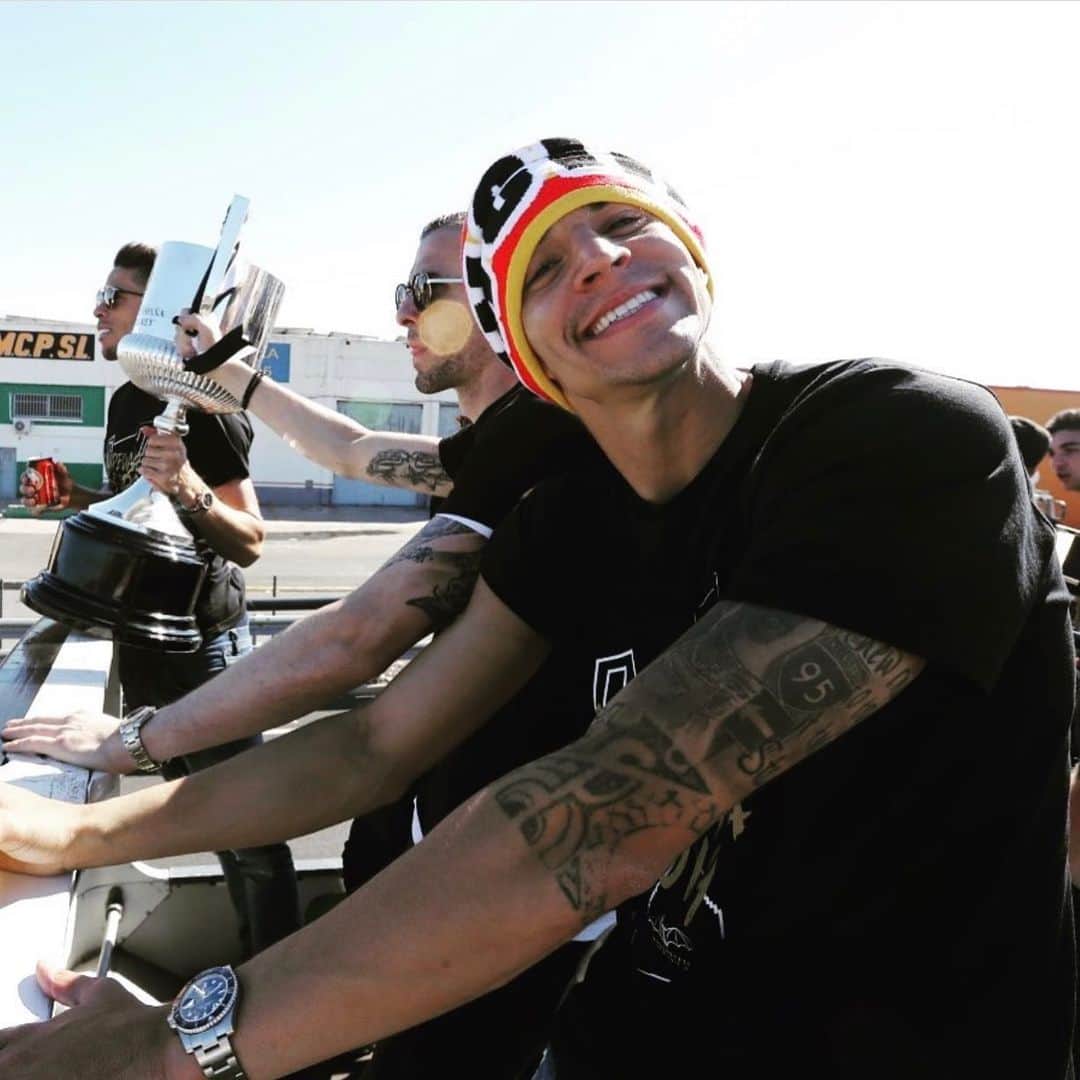 ロドリゴ・モレノ・マチャドのインスタグラム：「Simplemente puedo decir GRACIAS por las felicitaciones y el cariño!  Que sean muchos mas!!! 😁🤣😘❤️」