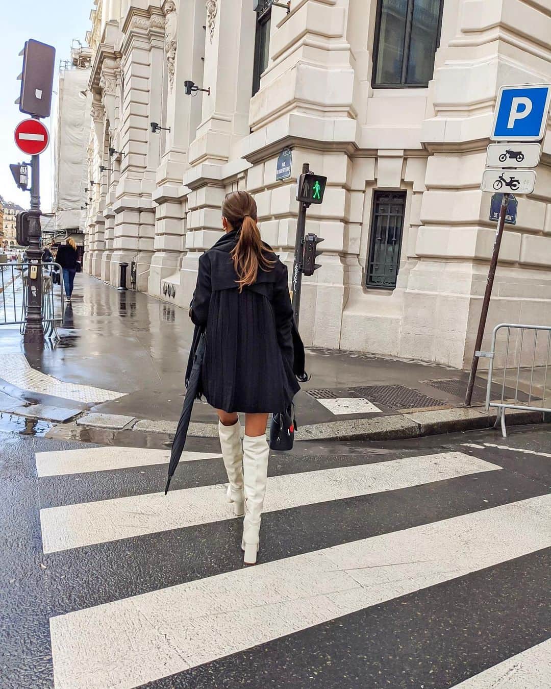 中島ケイカさんのインスタグラム写真 - (中島ケイカInstagram)「outfit🇫🇷 . tops→ @ungrid_official  jacket&bottoms👖🧥→ @evris_official  boots👢→ @zara  bag👜→ @balenciaga  sunglasses🕶→ @celine . . コレクション前に会場で撮影してきた📸 パリは突然の雨ばかりで傘毎日持ち歩くよ🤣 . #outfit #ootd #fashion #coordinate #evris #zara #ungrid #celine #balenciaga #paris #france #googlepixel4 #pixel4」3月7日 0時07分 - kathy_tan529