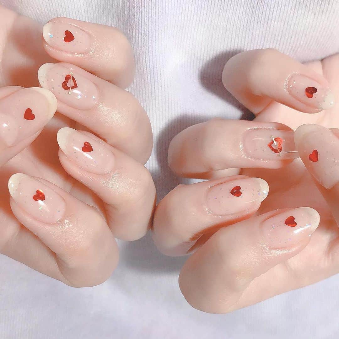 なかやまちえこのインスタグラム：「💓 @prexyofficial グリッター Unicorn Island、ワイヤー、スタッズ ⠀ 私物のハートホログラム⠀ #nail #nails #nailart #ネイル #美甲 #ネイルアート  #japanesenailart #manucure #japanesenails #manicurist #gelnails #أظافر #네일아트 #미용 #vẽmóng #ngườiđẹp  #เพ้นท์เล็บ #искусствоногтя #artedeuñas #เพ้นท์เล็บเจล #ジェルネイルデザイン #ネイルデザイン #senikuku #nagelkunst #ハートネイル #heartnails  #クリアジェル #クリアネイル #clearnails #古関れん ちゃん」