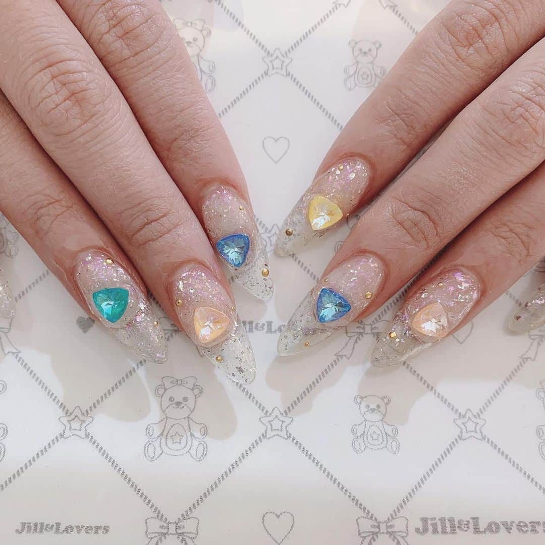 Jill&Loversのインスタグラム：「💐 #jillandlovers #nail #nailart #paragel #gelneil#gel #ネイル #ネイルアート #me #look #love #かわいい」