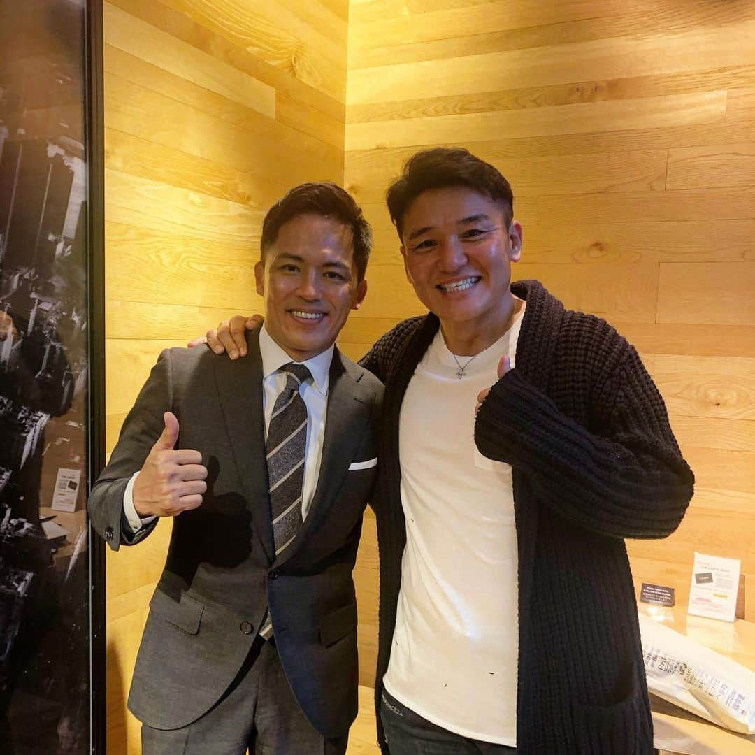 野村忠宏さんのインスタグラム写真 - (野村忠宏Instagram)「本日発売「MEN'S EX」 プロゴルファーで、東京五輪ゴルフ日本代表ヘッドコーチでもある丸山茂樹さんとの対談記事が掲載されています。丸山さんとはプライベートでの交流もあるので、リラックスしながら楽しく熱くお話させて頂きました🇯🇵🥋🏌️‍♂️ #対談後のオフショット #東京オリンピック #丸山茂樹 #野村忠宏 #ゴルフ #柔道 #Tokyo2020 #RoadtoTokyo」3月7日 0時20分 - nomura60kg