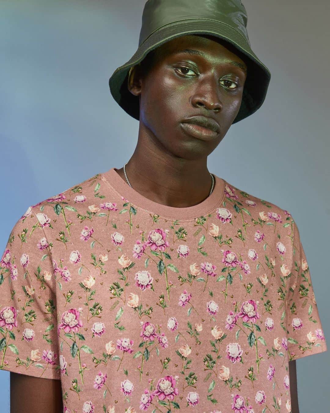 オバディア&サンズのインスタグラム：「Spring New Arrivals - Featuring hand drawn art in collaboration with artist Wendy Hollender.」