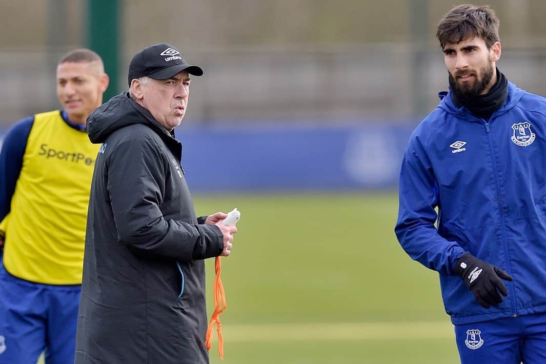カルロ・アンチェロッティのインスタグラム：「Concentrated on our visit to Stamford Bridge this weekend. #coyb」