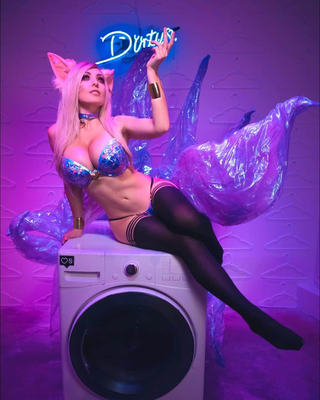 Jessica Nigriさんのインスタグラム写真 - (Jessica NigriInstagram)「Boudoir KDA AHRI! SWIPE to let me know which photo is your favorite! ✨COMMENT CHARMED DOWN BELOW for a chance to win the FULL SET! ✨ Photos: @martinwongphoto  Bra and undies: @jessicanigri  Ears: @littleluxies  Gold accent pieces: @fluxtidedesigns  Tails: @cheriostore」3月7日 1時35分 - jessicanigri