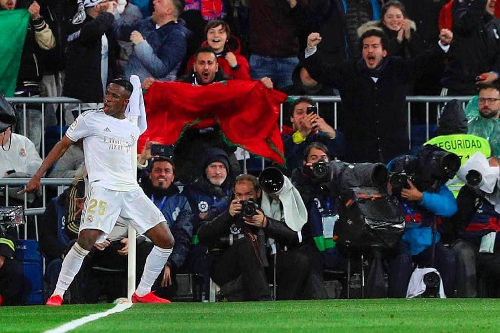 ヴィニシウス・ジュニオールのインスタグラム：「Feliz 118 años al mayor club del mundo. Es un honor jugar y hacer parte de esa historia. ¡HALAMADRID! 🥳⚽️」