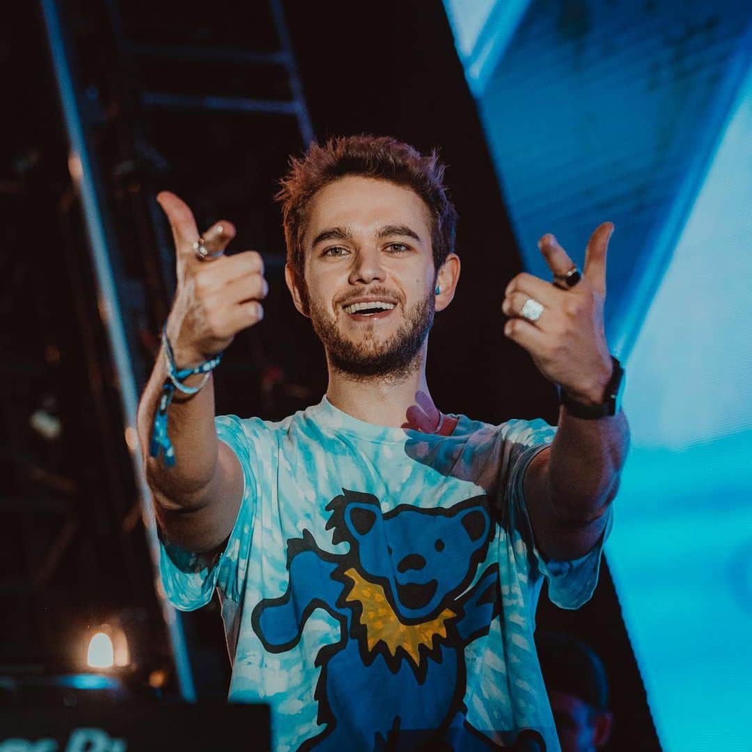 ゼッドのインスタグラム：「WASH YOUR HANDS 😊♥️」