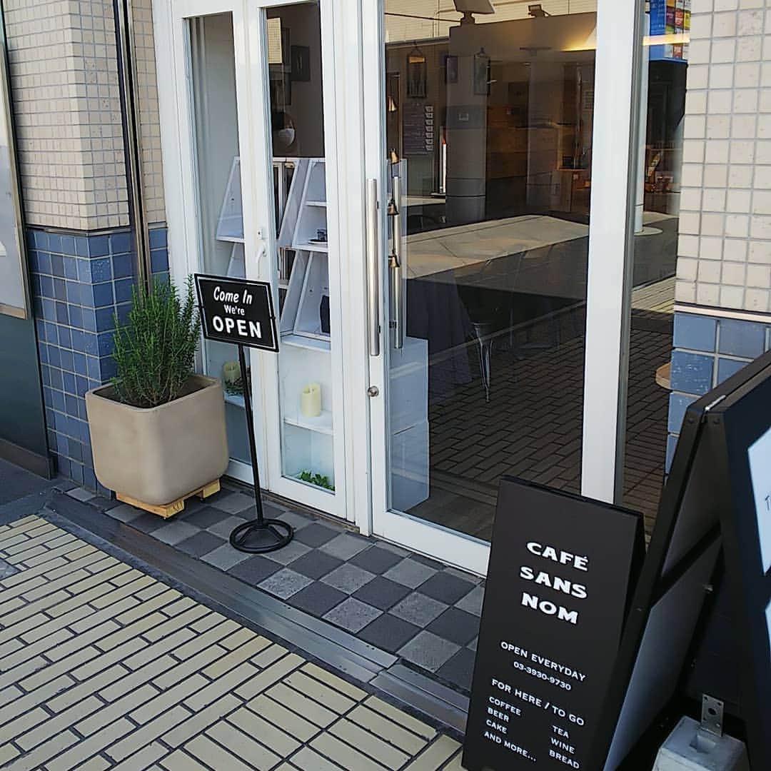 三宅裕子さんのインスタグラム写真 - (三宅裕子Instagram)「赤坂にある #カフェサンズノム の新店舗が成増にあるということでいってきました☺  #カレー #チーズケーキ  #コーヒー がおすすめだそうです♡  私は紅茶派なためチャイにしてみたけど、どれも美味しかったな✨  @cafesansnom_narimasu #pr @woomy.restaurant #cafesansnom #cafesansnomnarimasu  #narimasu #のんびり #カフェ好きな人と繋がりたい  #ケーキ好きな人と繋がりたい  #休日デート #東京大仏  #itabashi」3月21日 23時48分 - yuko_miyake