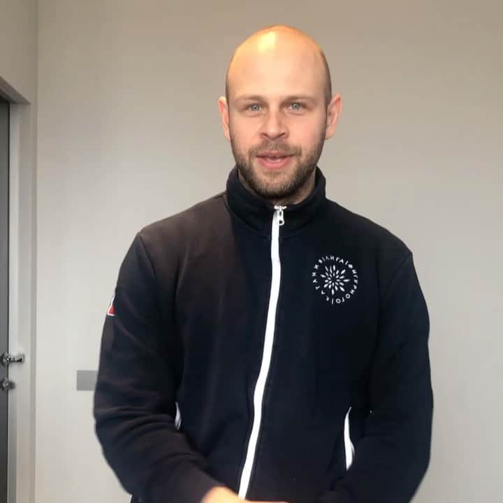マキシム・ザボジンのインスタグラム：「Ждем Вас в нашем онлайн проекте @figure_skating_league ( подробности в шапке профиля), а так же на сайте www.ligafskate.ru раздел «Онлайн-курсы» ⠀⠀⠀⠀⠀⠀⠀⠀⠀⠀⠀⠀⠀⠀⠀⠀⠀⠀⠀ ⠀⠀⠀⠀⠀⠀⠀⠀⠀⠀⠀⠀⠀⠀⠀⠀⠀⠀⠀ Обещаю много интересного, много полезных видео и рекомендаций, которые будут полезны тренерам и родителям! ⠀⠀⠀⠀⠀⠀⠀⠀⠀⠀⠀⠀⠀⠀⠀⠀⠀⠀⠀ ⠀⠀⠀⠀⠀⠀⠀⠀⠀⠀⠀⠀⠀⠀⠀ Hi everyone! Today we just launched our new project during the quarantine time to help keep the athletes in shape and even further improve their jumping and skating abilities! Please DM me if you are interested in this project and we will get all the videos translated to english😉」