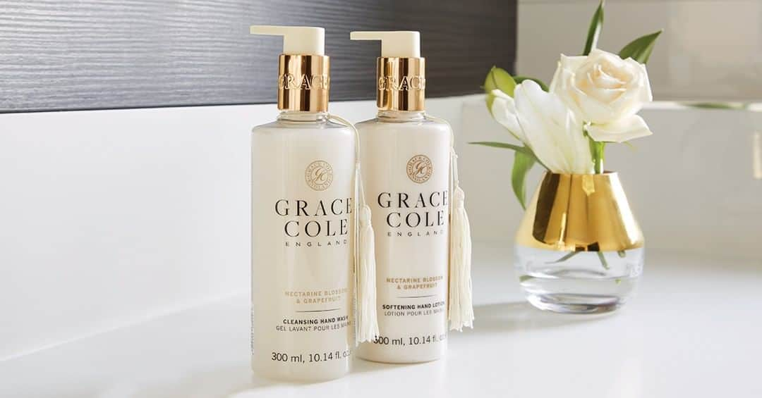 Grace Coleさんのインスタグラム写真 - (Grace ColeInstagram)「We still have sufficient stock levels of Hand Wash, however we are experiencing higher order levels than normal, and we will endeavour to fulfil all orders whilst we can or offer you an alternative.  #hygiene #health #clean #cleaning #beauty #water #healthy #bathroom #handwashing #handwash #handhygiene #soap #handwashonly #washyourhands #wash #handwash #handcare #protect #protection #gracecole」3月21日 23時01分 - gracecoleltd