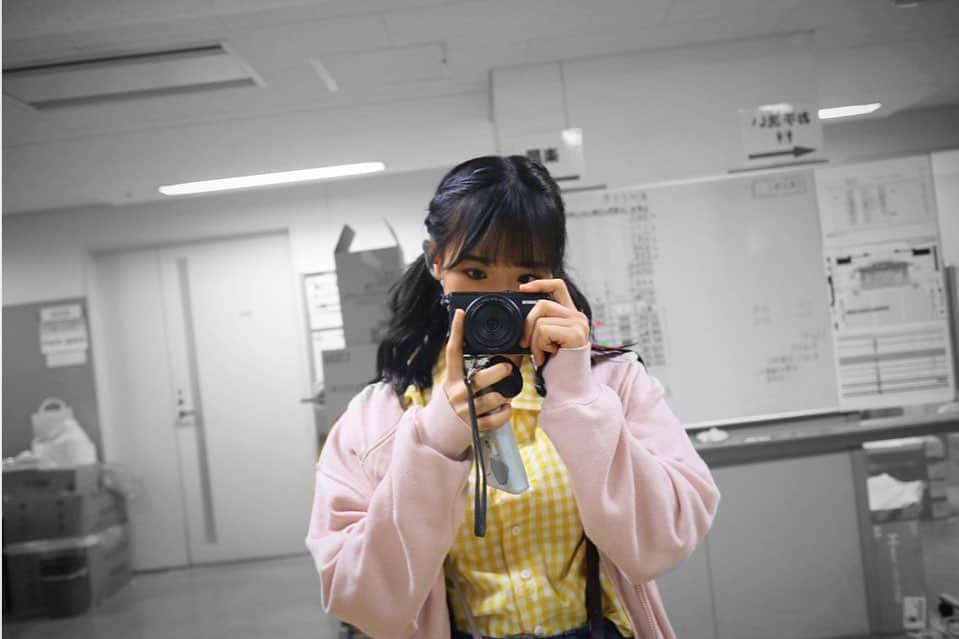 歌田初夏さんのインスタグラム写真 - (歌田初夏Instagram)「📷 よくカメラ何使ってるの？？ って聞かれるのですが #canoneosm100  ミラーレス一眼を使ってます！  勉強中です。。 #カメラ　#撮影　#4チルドレン」3月21日 23時13分 - utahatsu78