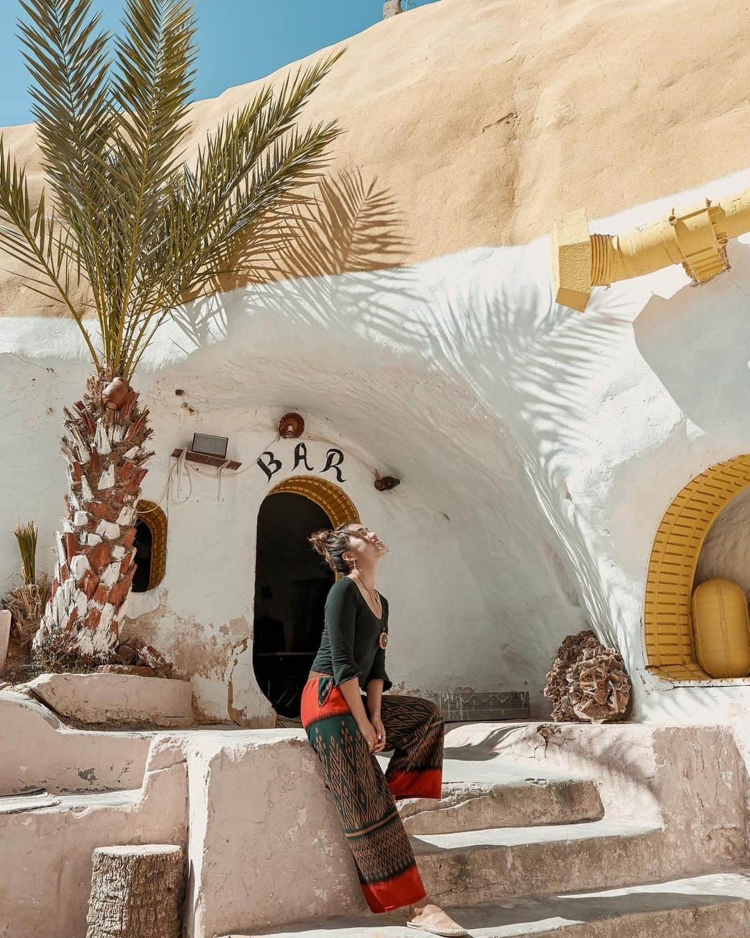 羽石杏奈さんのインスタグラム写真 - (羽石杏奈Instagram)「Star Wars filmed at this place in Tunisia🇹🇳💫 チュニジアでスターウォーズが撮影されたなんて知らなかった🛸(ほとんど見たことないけど、、笑) . photo in #tunisia #discovertunisia #starwars #matmata #nikon #nikonz50」3月21日 14時55分 - hawaiianna913