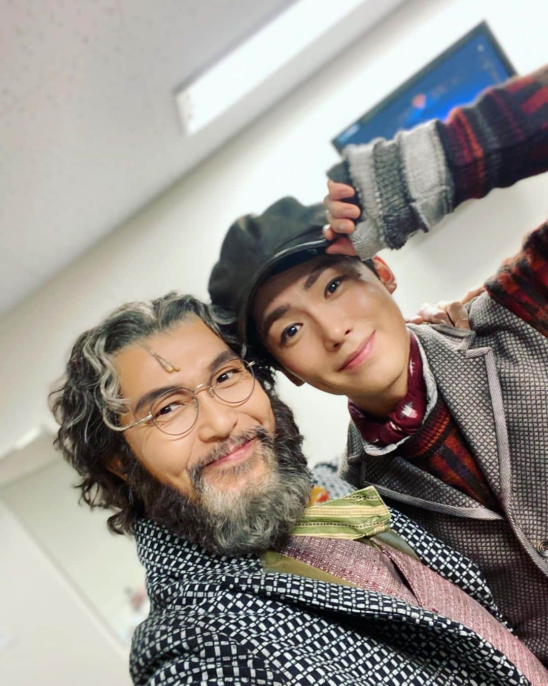 大澄賢也のインスタグラム：「#アナスタシア #Anastasia  アキディミトリの初日でしたー #内海啓貴 アキならではのディミトリを作り上げたねー コンビとしては、嬉しい限りです😆 まだまだ上げて行こう！」
