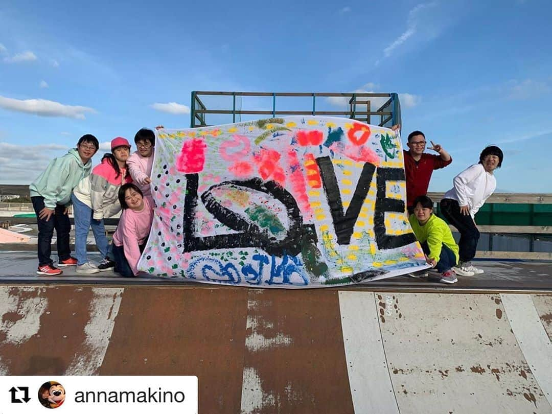 Minaさんのインスタグラム写真 - (MinaInstagram)「MAXも 少しだけお手伝いさせて 頂きました😃  #Repost @annamakino with @get_repost ・・・ 本日3月21日は世界ダウン症の日です。  ダウン症のあるシンガー、待寺優によるオリジナルソング「LALALA ONE LIFE」のMVが出来上がりました！ この活動に賛同してくれたたくさんの方々の協力を得て出来上がったこの映像をたくさんの方に観て頂けるようぜひ拡散にご協力ください。 そしてぜひ観てください！ 多くの方にこの思いが届きますように。  https://www.youtube.com/watch?v=R8fS-ZkujyE&feature=youtu.be  #worlddownsyndromeday  #downsyndrome #lovejunx #戸田恵子 #植木豪 #max #dapump #三浦大知  #知念里奈 #panicrew #winds #lead #fairies #ske48 #hkt48 #ELT #エハラマサヒロ　#CHICOCARLITO  #LLBROTHERS #金石勝智  #ストロングマシーンJ #琉球の風なの  #exdapump #神風 #mckensaku #mcmiki #アレックスラミレス #千晴 #MCU」3月21日 16時18分 - mina_1977