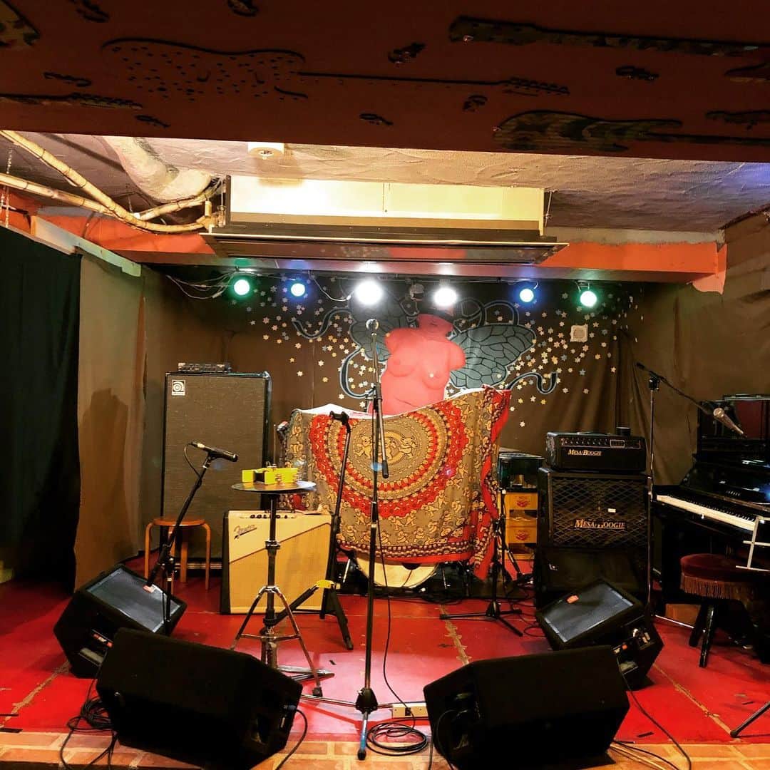 山川のりをのインスタグラム：「今夜は京都西院うーららにてギターパンダライブです。18時30分/19時、2500円+D /3000円+Dです。共演はチャオ、晴天虚空蔵。お近くの方々会いにきてアイニージュー！」