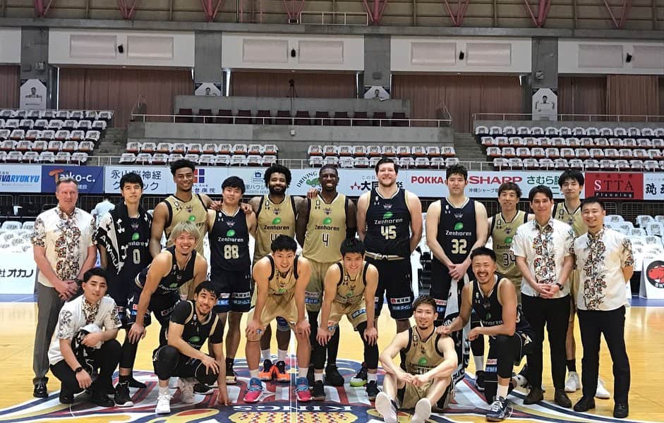 のインスタグラム：「みてくださった皆さんに何か伝える事ができていたら嬉しいです。 またいつか超満員のアリーナで一緒に一喜一憂して感情を爆発させたいです。 厳しい状況のチームが沢山ある中、このような機会を作ってもらえた僕らは幸せですし、フロントの皆様には感謝しています。 団結の力でこの困難をみんなで乗り越えていきましょう‼️ #琉球ゴールデンキングス #団結の力」