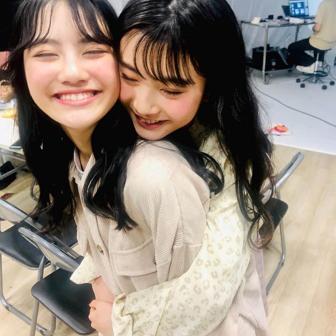 ニコ☆プチのインスタグラム：「あきるき😗💖 #可愛いぎゅー🥰 #からの🤪 #近藤藍月  #関谷瑠紀」
