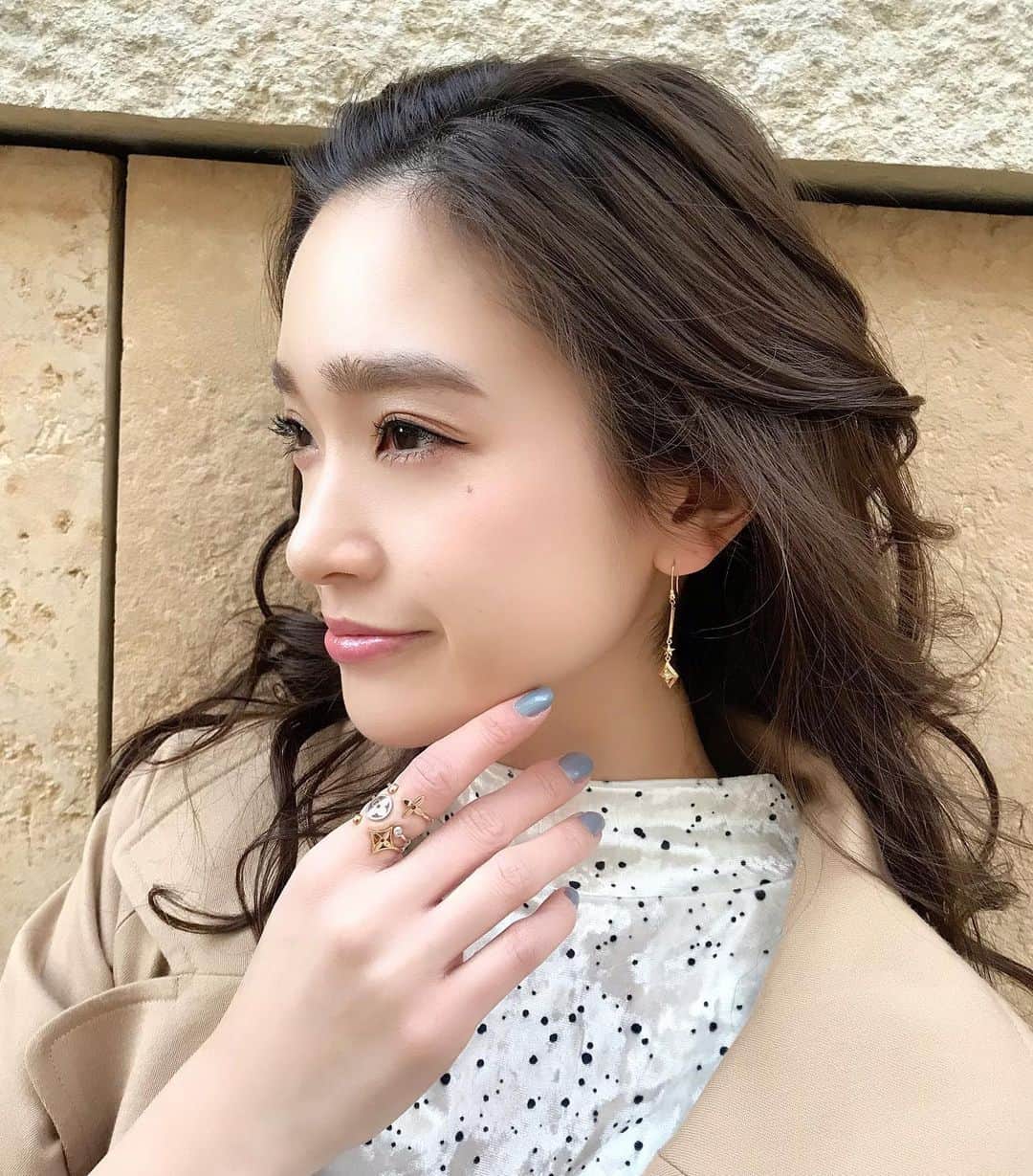 太田麻美さんのインスタグラム写真 - (太田麻美Instagram)「昨日の📷 earring... @armygirl_tokyo  #ootd #outfit #code #accessory #armygirl #jewelry #bag #fashion #instafashion #私服 #コーデ #アクセサリー #ピアス #イヤリング」3月21日 17時26分 - asami0523