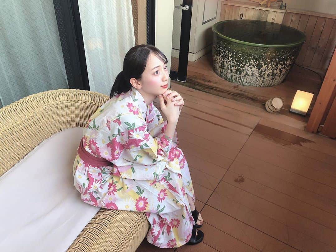 農海姫夏さんのインスタグラム写真 - (農海姫夏Instagram)「ママと伊勢へ！ 去年と同じホテルー！ 客室露天風呂もついてて 最高だった🥺 写真にママの指がうつってる。笑 ストーリーでも質問あったけど、ホテルは伊勢神泉ってところです😌✨ ・ ・ #伊勢神泉#伊勢神宮#三重県」3月21日 17時26分 - hina_noumi