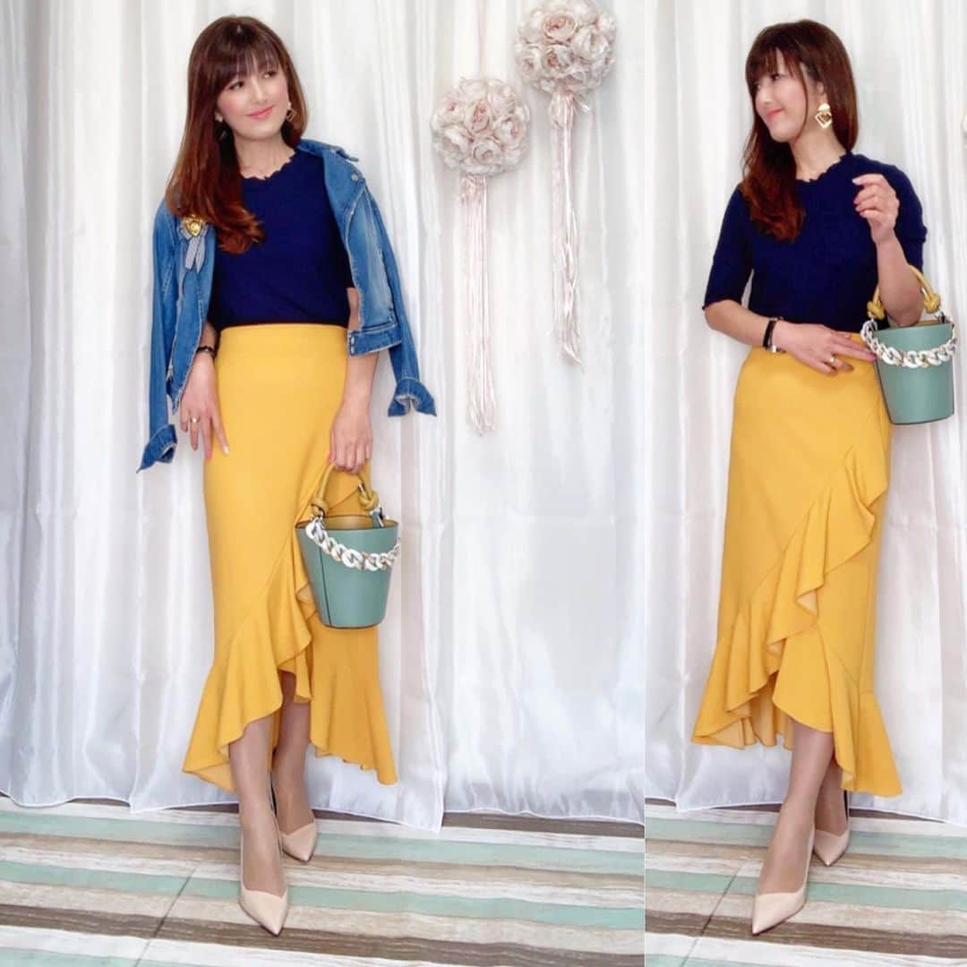 のインスタグラム：「🌼🌼🌼 . 菜の花見たら黄色いアイテムが 使いたくなったので @juliaboutique の ラップフリルマーメイドスカートの yellowにしたよ🌼 形がめっちゃ綺麗で フリルが堪らなく可愛い💕💕 間違いなく使えそうだから イロチで欲しくなるよぉ🥺✨ . . トップスはアンバサダーをしている @melirich_official の フリルリブトップス ネイビーは派手カラーとの相性良し♡♡♡ . . . 着用サイズ トップス＆スカートfree 👩‍🦰身長160cm . . . トップス… @melirich_official ✔  #melirich#メリーリッチ スカート… @juliaboutique ✔ #juliaboutique #ジュリアブティック  バッグ… @florist_zozotown ✔ #バッグはflorist . 👠🥼… @zara . . . . . #stylesea#スタイルシー#芦屋#神戸 #ファッション#コーデ#シンプルコーデ#今日のコーデ #今日の服#きれいめコーデ #きれいめファッション #シンプルコーデ#エレガントコーデ #40代コーデ #40代ファッション #ザラジョ#ザラジョコーデ #スカートコーデ #春コーデ#春ファッション#大人 女子#大人可愛い#セレクトショップ#おしゃれさんと繋がりたい  #インフルエンサー#アンバサダー ✩ ⋆ ✩ ⋆ ✩ ⋆ ✩ ⋆ ✩﻿ ⋆ ✩ ⋆ ✩﻿ 今日も見て下さった方ありがとう♥️ お疲れ様でした*ଘ(੭*ˊᵕˋ)੭* ੈ✩‧₊」