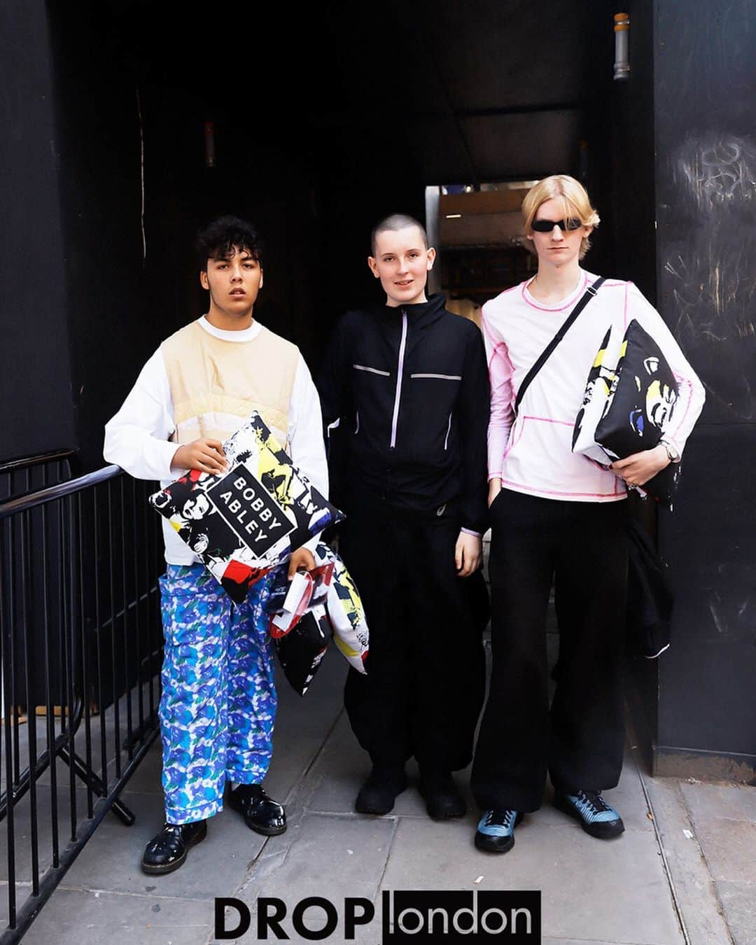 Droptokyoさんのインスタグラム写真 - (DroptokyoInstagram)「LONDON STREET STYLES #🇬🇧 @drop_london  #streetstyle#droptokyo#london#streetscene#streetfashion#streetwear#streetculture#tokyofashion#japanfashion#fashion#londonfashionweek#ロンドン#londonstreetstyle#londonfashion#lfw#2020ss#ストリートファッション Photography: @yuri_horie_」3月21日 18時00分 - drop_tokyo