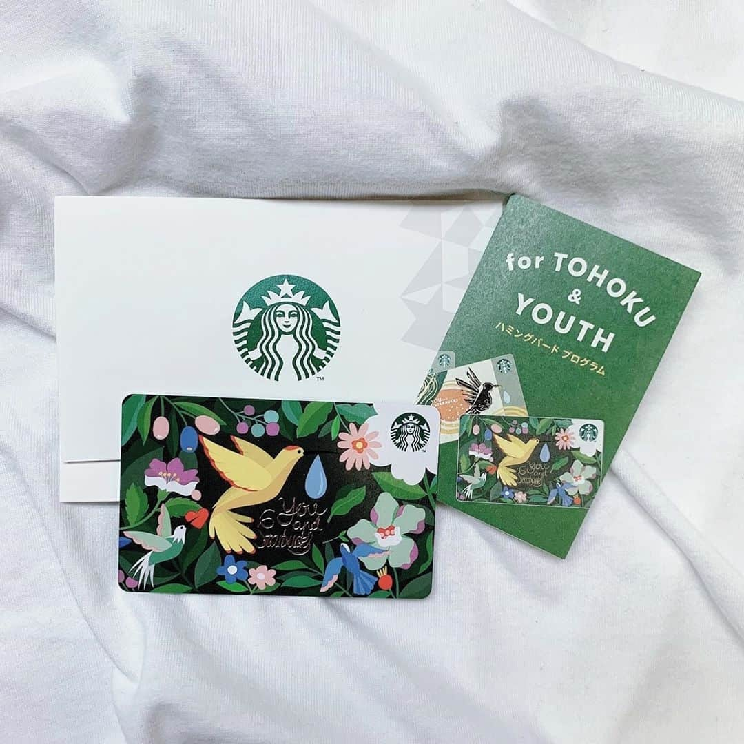 MERYさんのインスタグラム写真 - (MERYInstagram)「. 『スターバックスコーヒー  @starbucks_j 』が行っている「ハミングバードプログラム」というプログラムをご存知ですか？ 「ハミングバード」というスターバックスカードで東北の子どもたちの夢を応援するという内容となっています。 カード発行期間は2020 年4月8日までとなっています。（なくなり次第終了。） スターバックスのカードを通じて支援の輪を広げてみましょう。 . MERYでは他にも「かわいい」に近づくさまざまな情報を発信しています。 @mery.beauty コスメ・美容に特化した情報をお届け♡ @mery_spot 話題のカフェやお出かけスポットをご紹介！ こちらもぜひチェックしてみてください！ .  photo by @__28sk25__ . #MERY #regram #instagood #instagenic #instalike #photogenic #coffee #starbucks #starbuckscoffee #sutarbucksjapan #starbuckscard #スタバ好きな人と繋がりたい #スタバ好き #カフェ巡りが好きな人と繋がりたい #コーヒーが好きな人と繋がりたい #コーヒー好き #置き画倶楽部 #置き画 #東日本大震災復興支援 #ハミングバードプログラム #ハミングバード #スタバカード #スターバックスコーヒー #スターバックス #スタバ #お洒落 #お洒落さんと繋がりたい #MERY女子 #メリー」3月21日 18時00分 - mery.jp