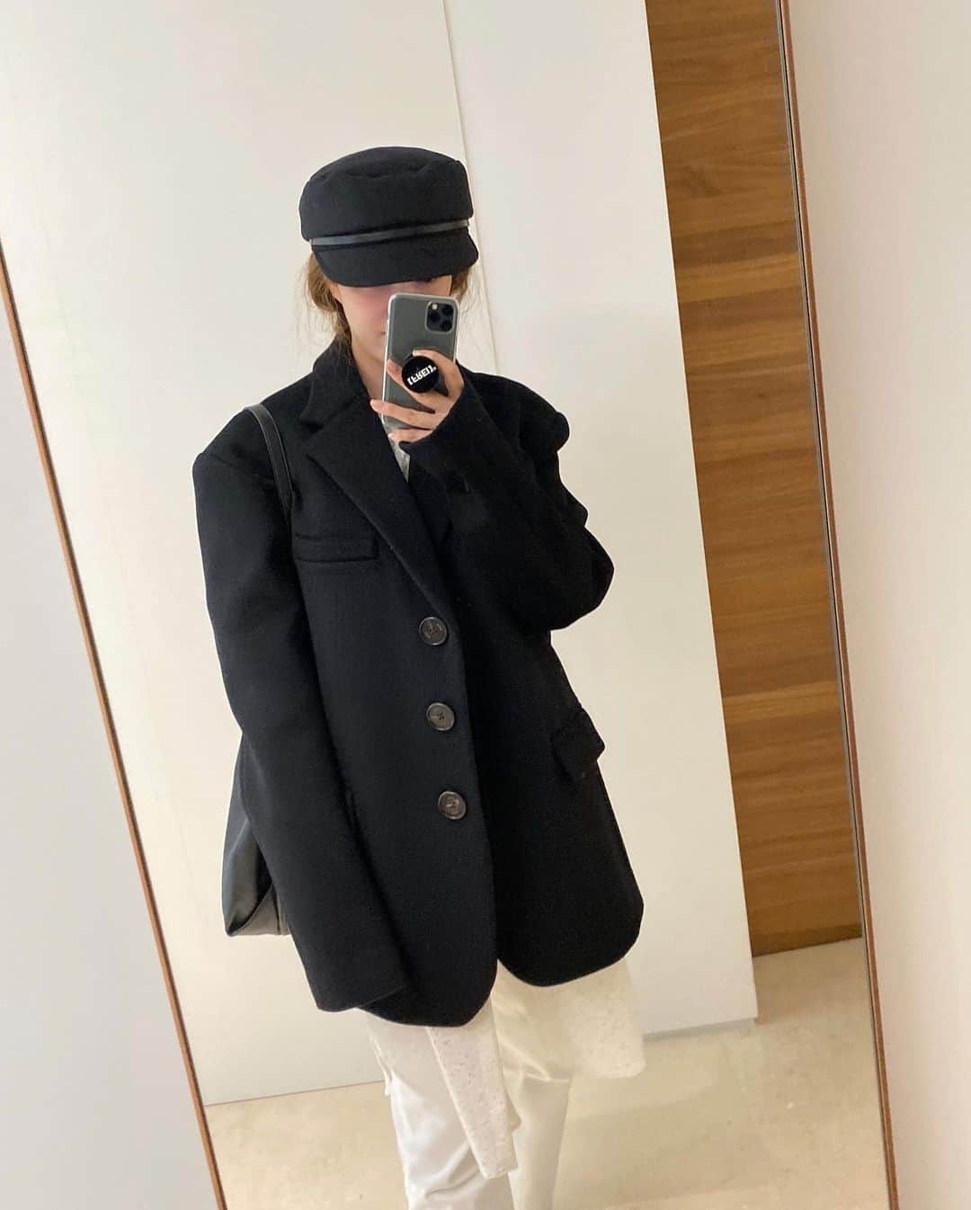 ヒョミン さんのインスタグラム写真 - (ヒョミン Instagram)「Me of Oreo 🎱🕳⚫️🎵♠️」3月21日 18時06分 - hyominnn