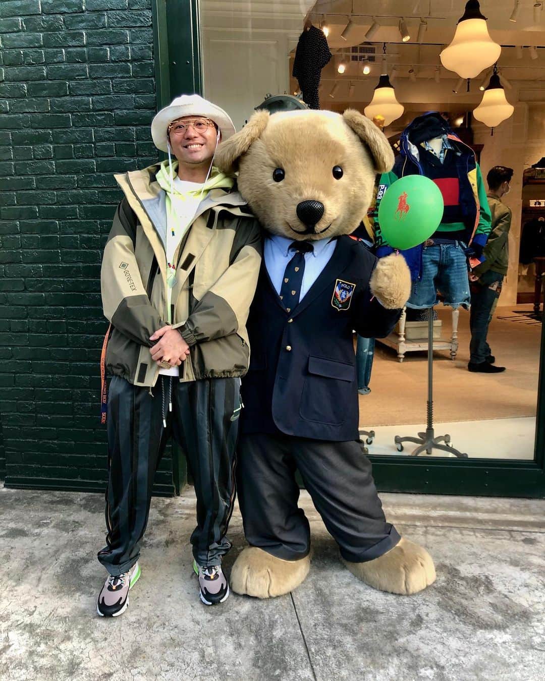 ZEN-LA-ROCKのインスタグラム：「cat streetでpolo bearに遭遇😙 . . . #polobear #poloralphlauren  #zenlarock」