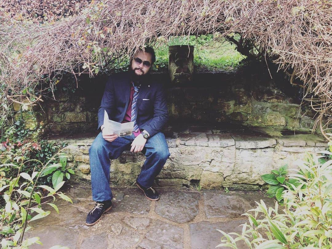 岡倫之さんのインスタグラム写真 - (岡倫之Instagram)「I heard that John Lennon made the famous song "Imagine" while sitting on this bench in Chalice Well? チャリス・ウェル庭園にある「天使のベンチ」。 ジョン・レノンがこのベンチに座りながら「イマジン」を作ったらしいが、余も新しい技「幻想殺し(イマジンブレイカー)」を考えたぞ！ #GreatOKharn #wrestler #prowrestling #RevProUK #njpw #england #Glastonbury #ChaliceWell #overseasexpedition #overseaslife #britishlife #overseasscenery #britishscenery #オーカーン #プロレス  #プロレスラー #新日本プロレス #イギリス #グラストンベリー #海外遠征 #海外生活  #イギリス生活 #海外の風景 #イギリスの風景  #チャリスウェル #ジョンレノン #上条当麻 #とある魔術の禁書目録 #幻想殺しイマジンブレイカー」3月21日 18時30分 - great_o_khan