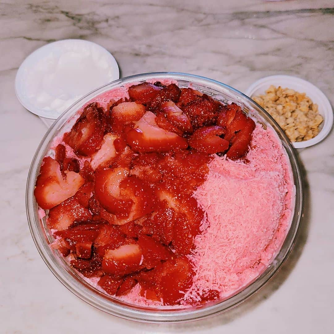 ソンミさんのインスタグラム写真 - (ソンミInstagram)「딸기체리빙수🍧🍧🍧」3月21日 19時05分 - miyayeah