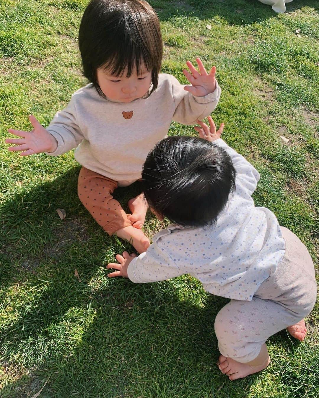 森暖奈さんのインスタグラム写真 - (森暖奈Instagram)「急遽集合できた日👶 この週末がお花見ベストかな？ほぼ満開だった😆🌸 あ、桜の写真撮るの忘れた ． #令和ベビー#女の子ベビー#0歳#0歳7ヶ月#ハーフベビー#乳児#コドモノ#ママリ#赤ちゃんのいる生活#同い年ベビー」3月21日 19時09分 - moriharuna71