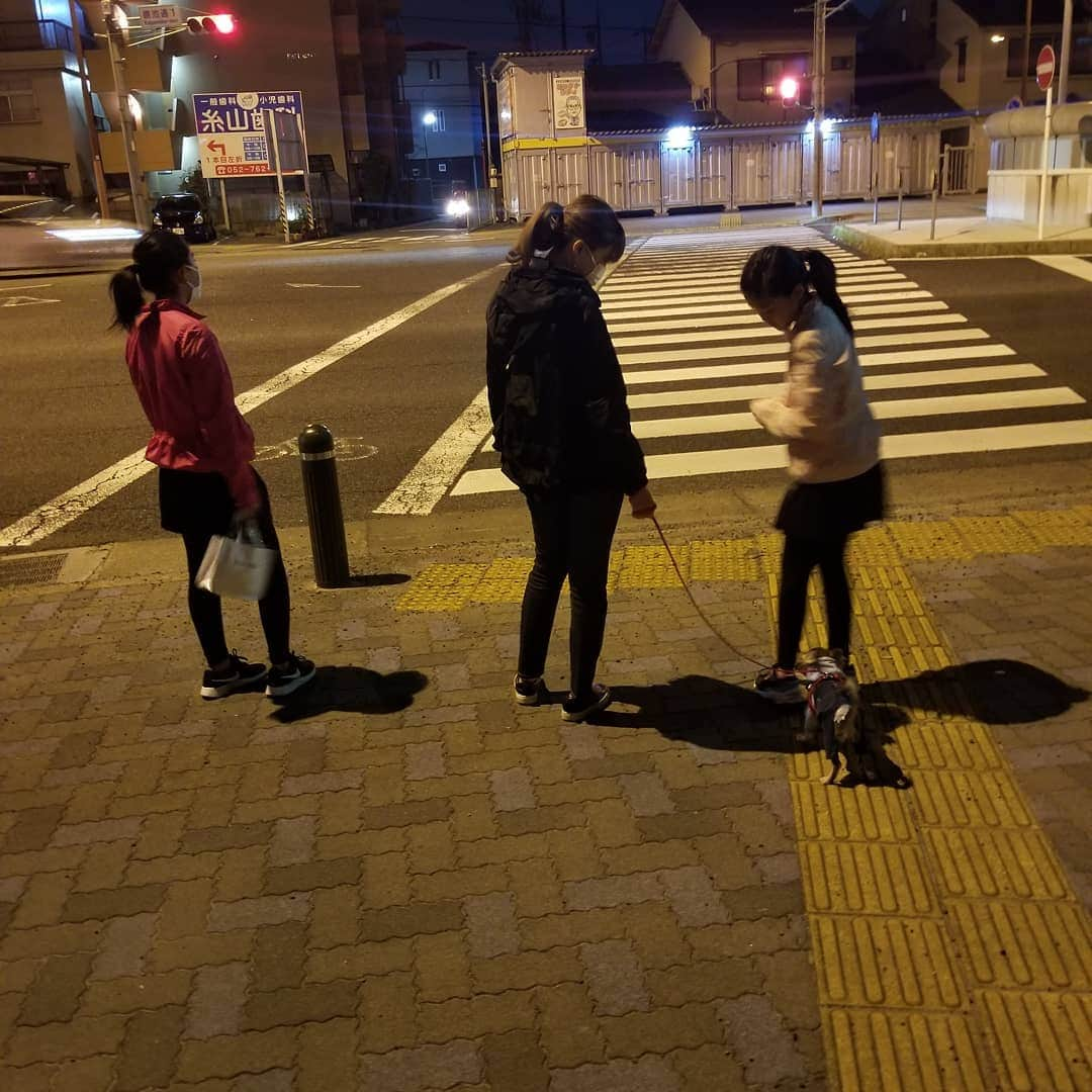 古賀正紘さんのインスタグラム写真 - (古賀正紘Instagram)「家族で夜散歩🌃」3月21日 19時11分 - kogattsu5