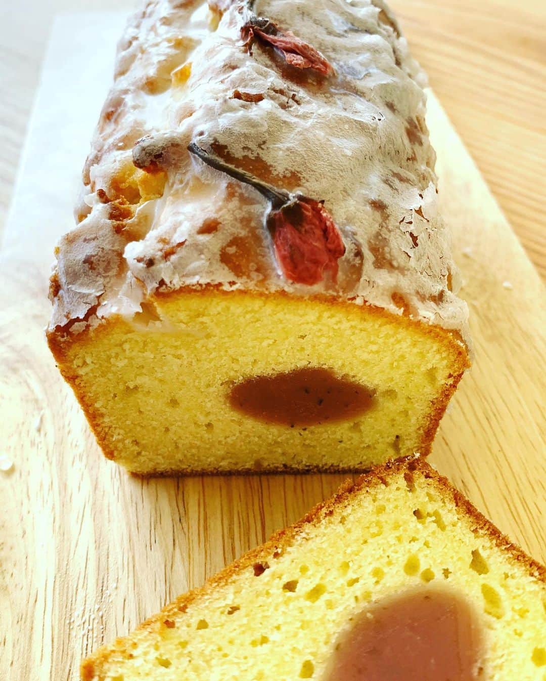 江口恵子（佐久間恵子）さんのインスタグラム写真 - (江口恵子（佐久間恵子）Instagram)「春らしい焼き菓子  桜のパウンドケーキのレッスン  季節を感じるお菓子っていいなぁ…  試作のオレンジのケーキも一緒に試食して頂きました。」3月21日 19時49分 - naturalfoodcooking