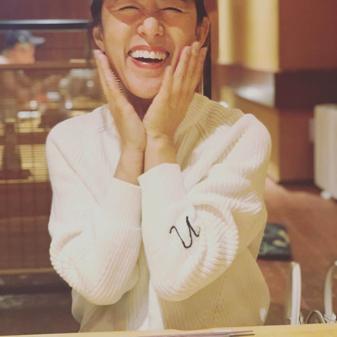 大草直子さんのインスタグラム写真 - (大草直子Instagram)「大事な友人の大事な誕生日を、大事な友人が作るディナーでお祝い♡あまりに料理がうまい人。 @naokotoida が持ってきてくれた @donjuliotequila 。うまし。 心を寄せ合い、愛する人たちと愛する時間を。 @donjuliotequila  @naokotoida  @sumikyon  #ありがとう #iloveyouall」3月21日 20時24分 - naokookusa