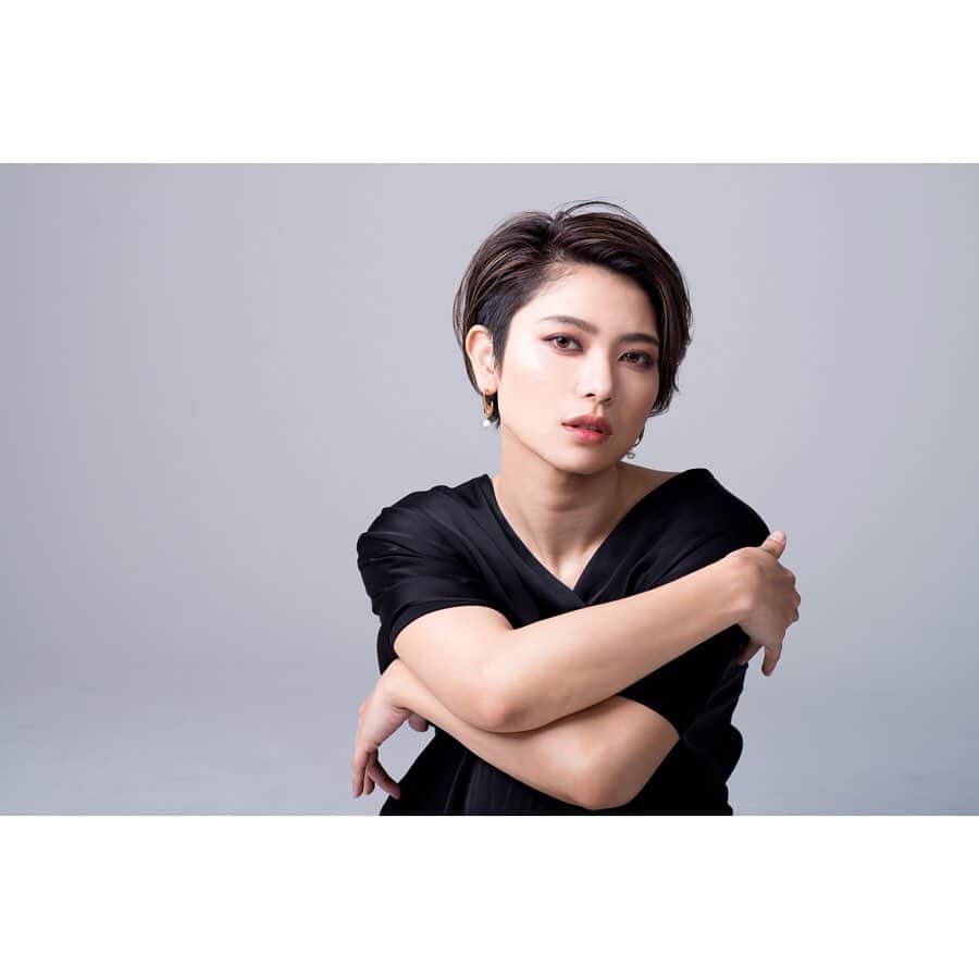 金城優華のインスタグラム：「なりきりSHISEIDO﻿。笑 ﻿ ﻿ Photo:﻿ @nakari_pic  Make up:﻿ @birds0001 ﻿ #金城優華﻿ #モデル﻿ #沖縄﻿ #Instagram﻿ #model﻿ #fashion﻿ #shiseido﻿ #vogue﻿ #accessory﻿ #Instaphoto﻿ #photogenic」