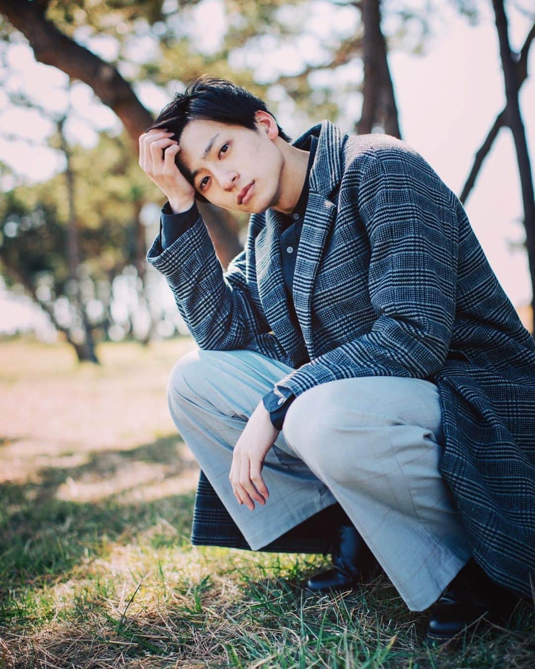 岡田翔大郎のインスタグラム：「明日は第12話放送。 あっという間の1時間をお見逃さず。 . #月とオオカミちゃんには騙されない #岡田翔大郎」