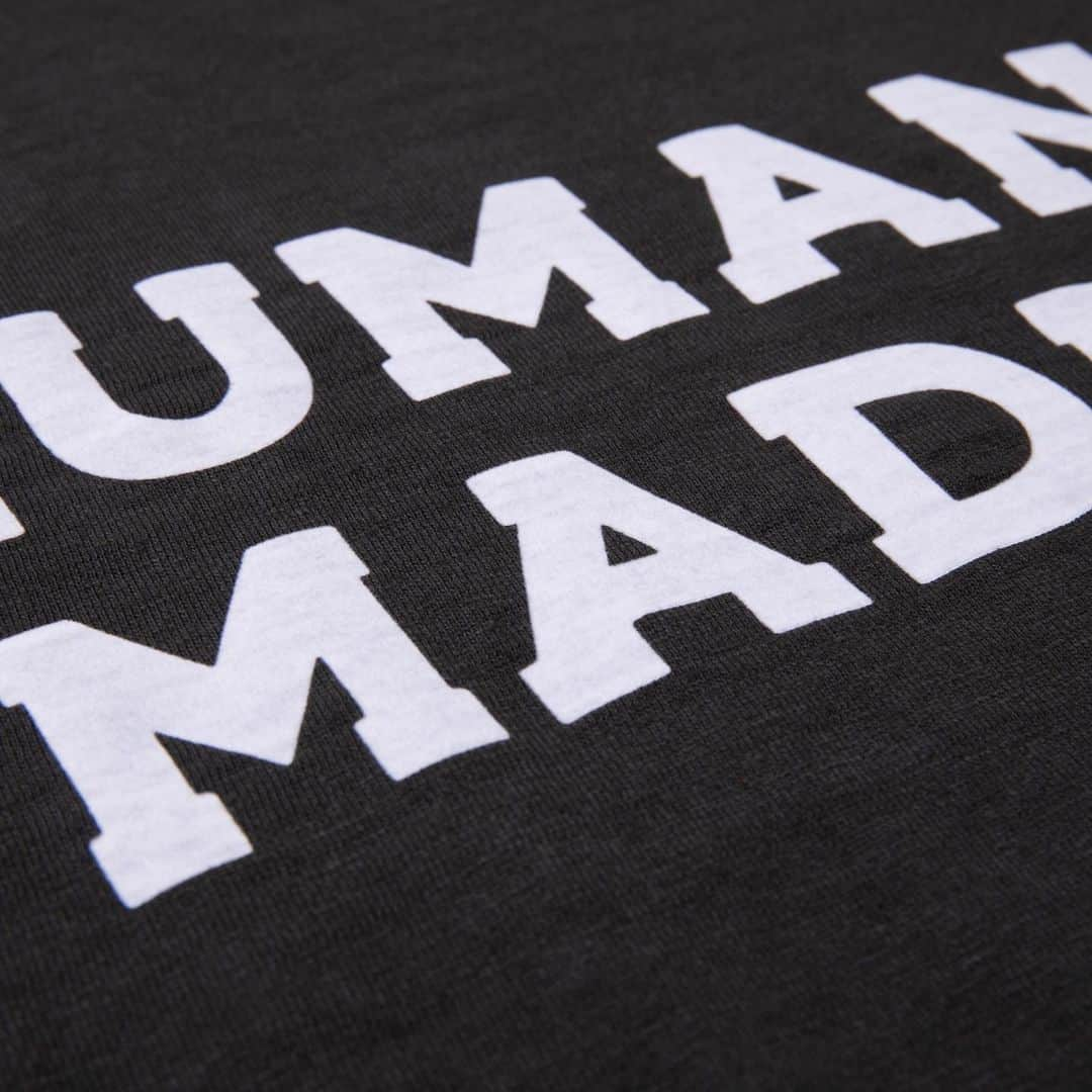 HUMAN MADEさんのインスタグラム写真 - (HUMAN MADEInstagram)「"NEW T SHIRTS" now available in store and online. www.humanmade.jp﻿  ムラスラブ糸を使用した丸胴ボディの定番Tシャツです。フロントにオリジナルグラフィックのフロッキープリントを施しました。 Our classic round body 100% cotton T-shirt with original flocked print.」3月21日 20時19分 - humanmade