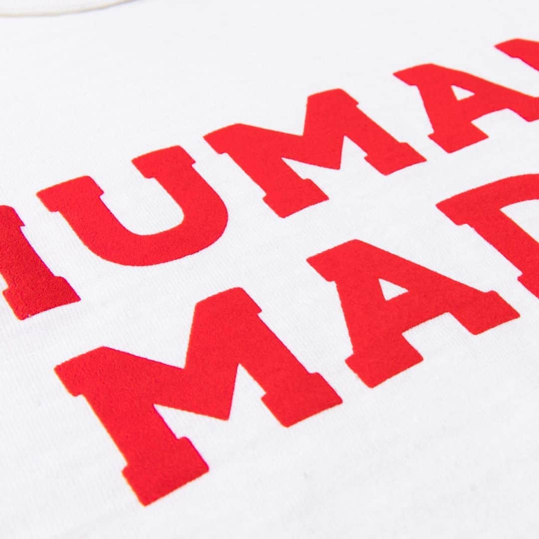 HUMAN MADEさんのインスタグラム写真 - (HUMAN MADEInstagram)「"NEW T SHIRTS" now available in store and online. www.humanmade.jp﻿  ムラスラブ糸を使用した丸胴ボディの定番Tシャツです。フロントにオリジナルグラフィックのフロッキープリントを施しました。 Our classic round body 100% cotton T-shirt with original flocked print.」3月21日 20時19分 - humanmade