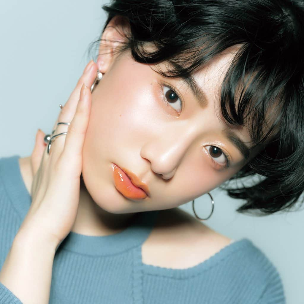 JJさんのインスタグラム写真 - (JJInstagram)「【JJ 2020 spring beauty collection】光や血色感をプラスして、肌をより綺麗に﻿ ﻿ #JJmag #JJ4月号 #春コスメ #春ビューティ #春メーク #フェイスカラー #ハイライト #マルチアイテム #デパコス  #チーク　#jillstuartbeauty」3月21日 20時30分 - jj_official_jj