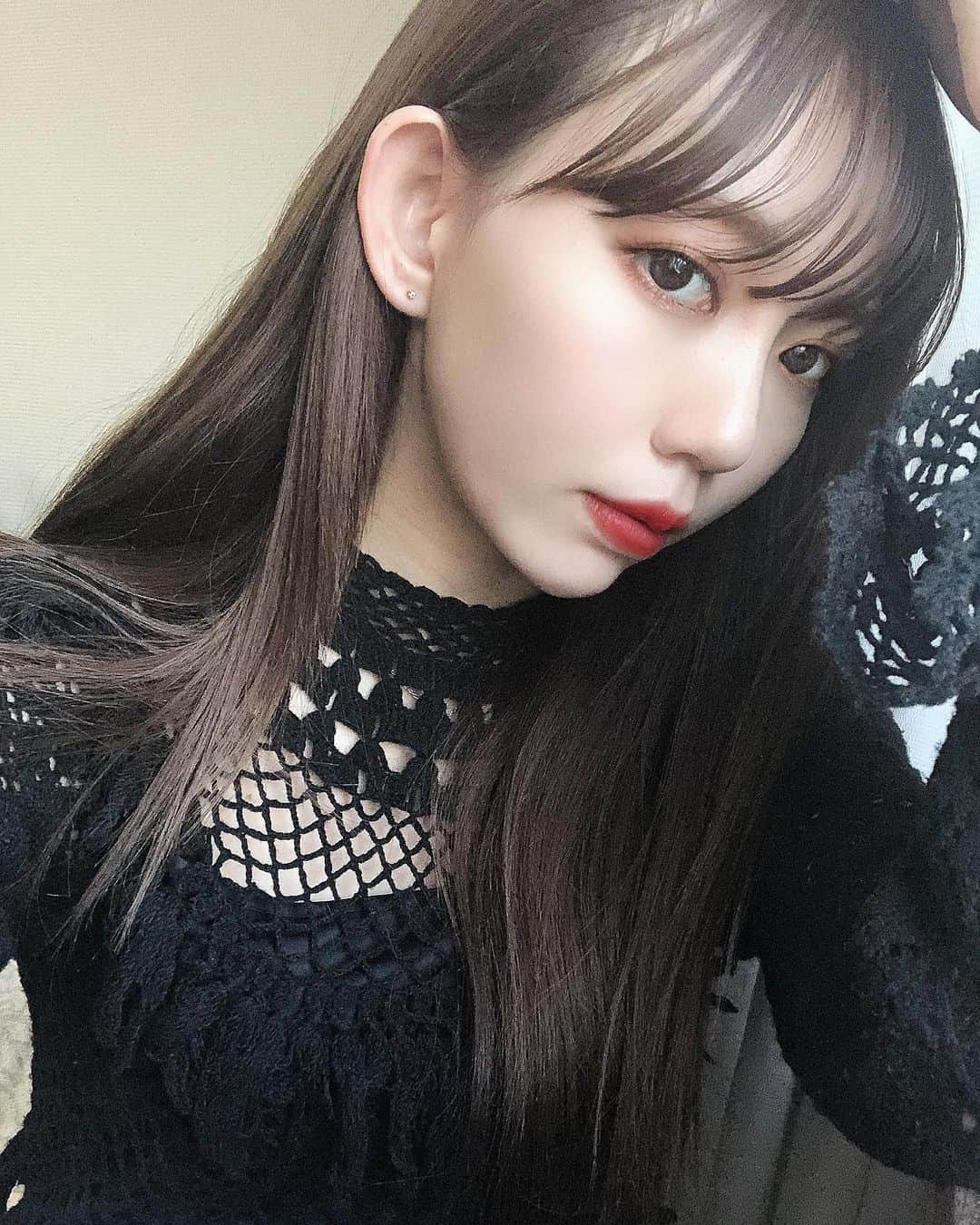 野島樺乃のインスタグラム：「#black × #red」