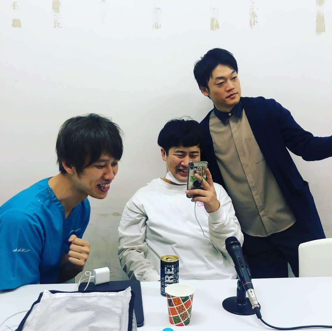 ノリさんのインスタグラム写真 - (ノリInstagram)「ドタバタ生配信SNS勉強しよう編！ありがとうございました‼︎‼︎いやぁぁ勉強になった。。バズってるには理由がしっかりありました。 さすが配信前に3人共インスタライブやってる様子。  #よしもと #吉本興業 #無限大ホール #生配信 #ドタバタ #バビチル #ライブ #マッチョ #筋トレ  #筋肉  #トレーニング #バビロン #tiktok #インスタグラマー #youtube」3月21日 20時48分 - nori_0623