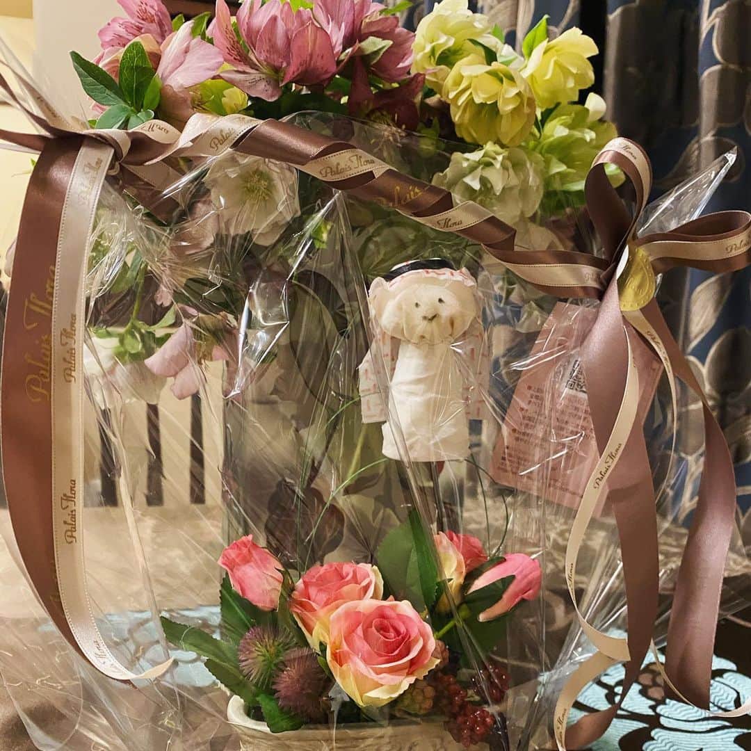 鷹鳥屋明のインスタグラム：「تحية إعزاز وتقدير لكل أم🌹 شكرا لك... Happy Mother’s Day!!」