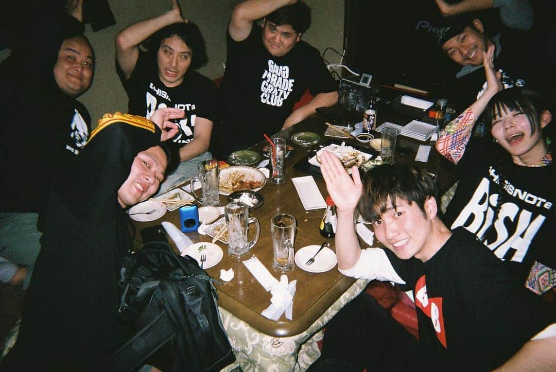 高見雄登のインスタグラム：「#写ルンです 奥田さん a.k.a. BiG OTNK お誕生日おめでとうございます！ #花田優一 さん」