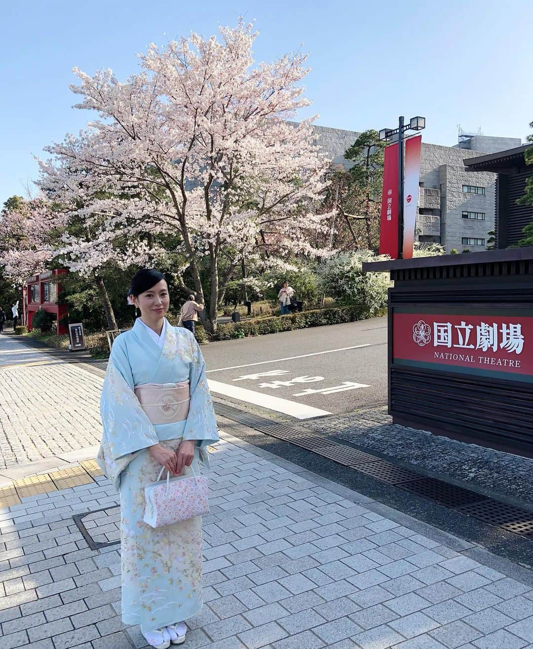 江連裕子さんのインスタグラム写真 - (江連裕子Instagram)「. 国立劇場の桜が満開になりました🌸 . #桜 #cherryblossom #cherryblossoms #cherry #谷中麻里衣 #江連裕子 #セントフォース #セントフォース所属 #セントフォース公式instagram #centforce #着物 #kimono #kimonostyle #kimonogirl #japanease #japaneaseculture #japaneasegirl」3月21日 21時20分 - yuko_ezure