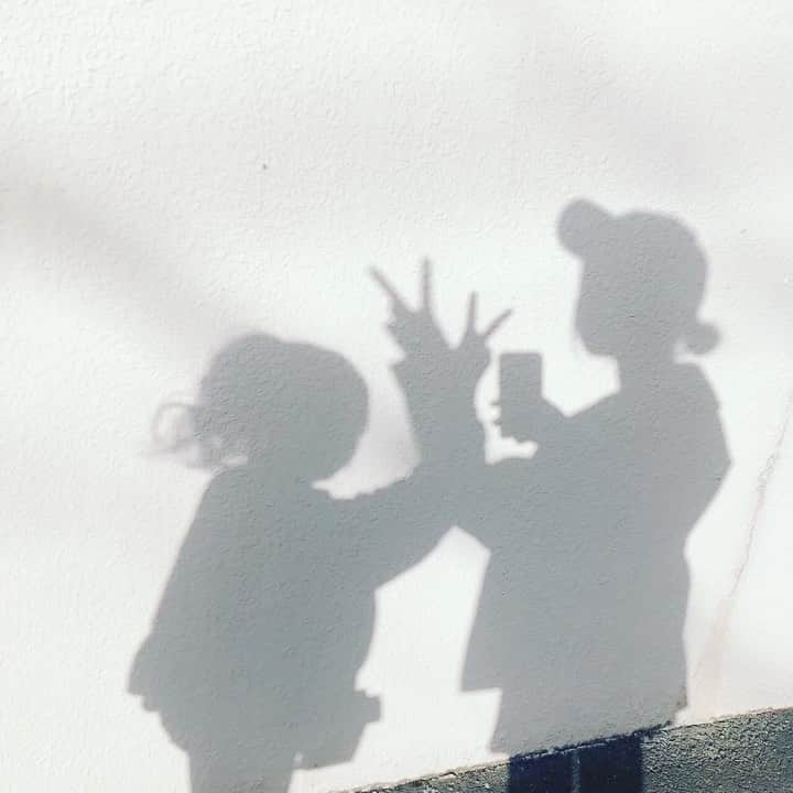 ゆずこあのインスタグラム：「︎︎‪☻☀️ @yuzu_610  @koa_0607  #影写真」