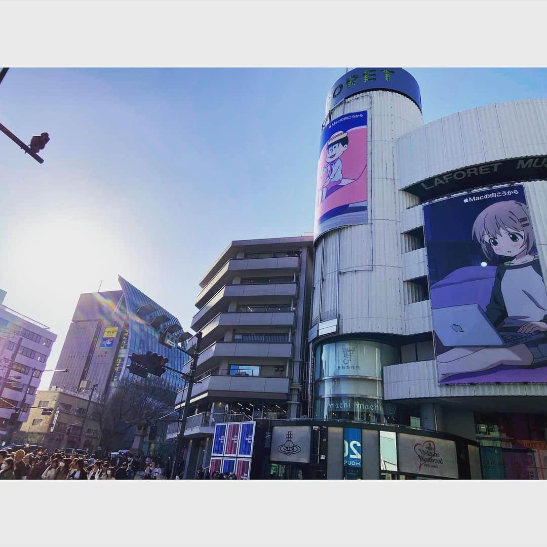 小林 ディスカスさんのインスタグラム写真 - (小林 ディスカスInstagram)「先日の原宿🏙 春来たね👱🏾‍♂️🌸🌸🌸💪🏾 街は、 ちょー学生達て溢れかえっていたけど、 みんなうがい手洗い、 絶対にしようねっ👱🏾‍♂️⚠️⚠️⚠️👍🏾 #tokyo #japan #fashion #beauty #lifestyle #ライフスタイル #東京ライフ #東京 #原宿 #コロナ対策万全に！」3月21日 21時42分 - discus_kobayashi