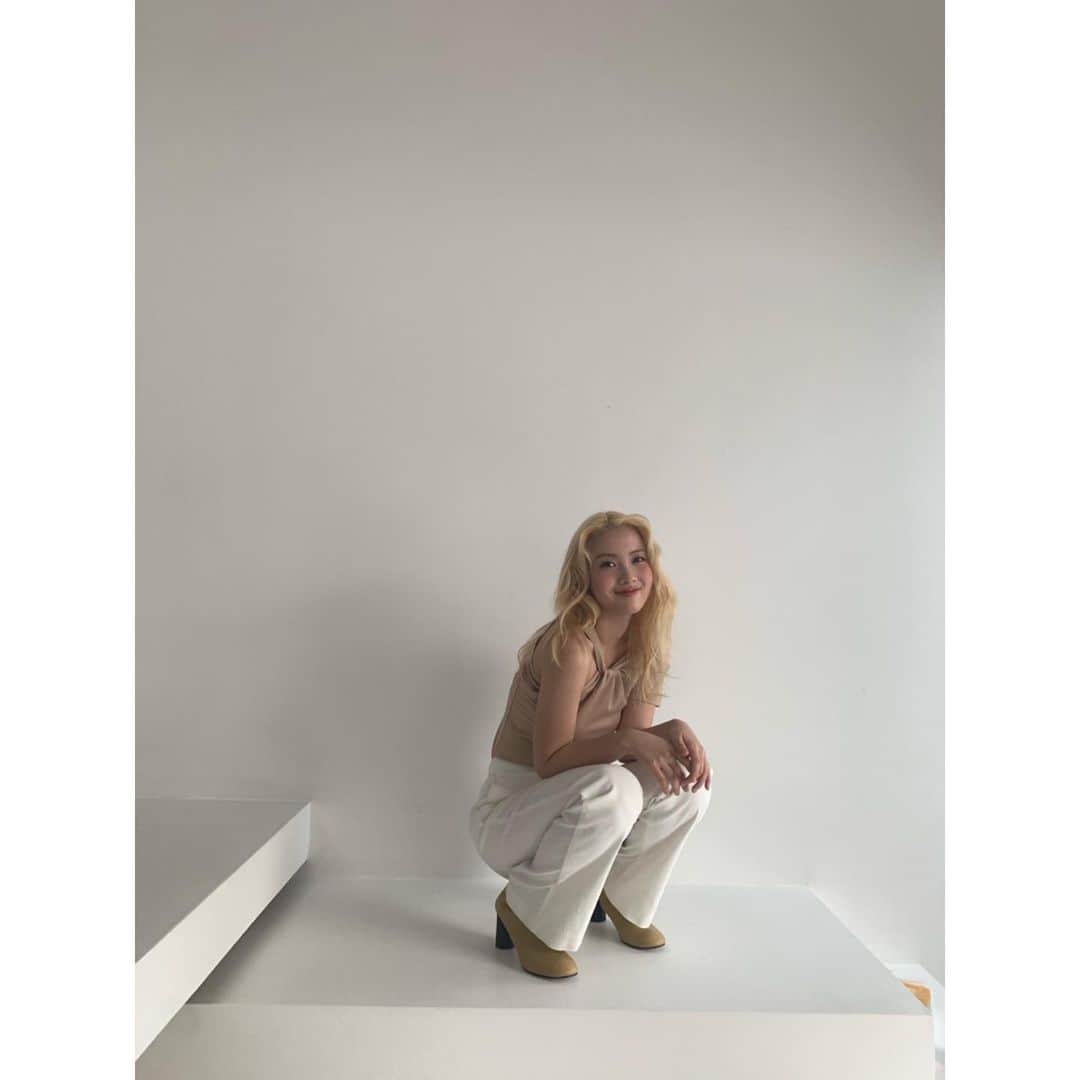 Weki Mekiさんのインスタグラム写真 - (Weki MekiInstagram)「ELLE🤎 #WekiMeki #위키미키 #Lucy #루시」3月21日 21時57分 - weki_meki