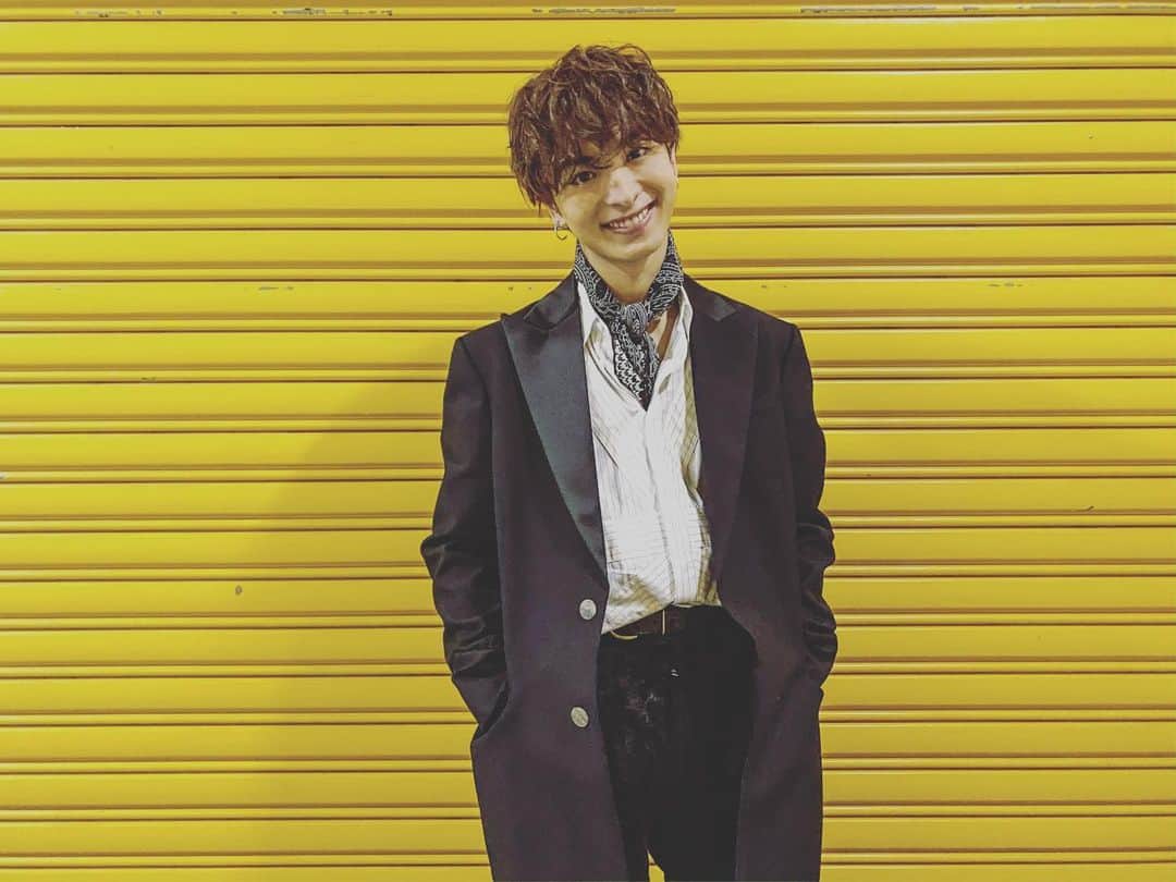 のインスタグラム：「いつも応援してくださる皆さんへ 3月28日に開催を予定していた 『FANTASTICS LIVE TOUR 2020 "FNT"』 福井公演をやむを得ず 中止もしくは延期する運びと なってしまいました。  今も不安な日々が続いておりますが LIVEを開催する事ができ 皆さんにお会いできる時が来たら 僕達と皆さんで一緒に 最高なLIVEが出来る様に 頑張りたいと思います🔥  皆さんの笑顔のために。 下を向かずに前を 向いていきたいと思います‼️ #FANTASTICS #FNT #笑顔」