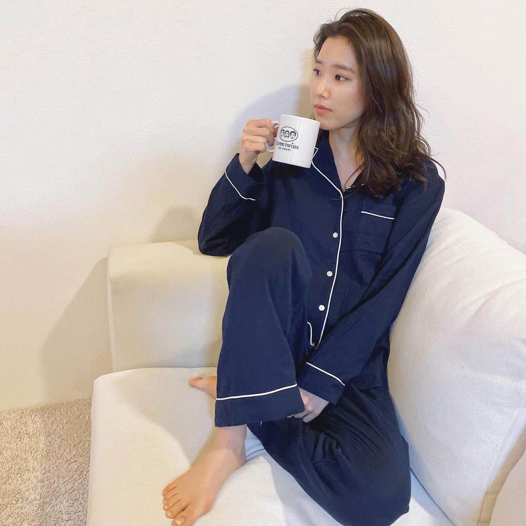 のインスタグラム：「GUのオーガニックコットンパジャマ🌙﻿ ﻿ ダブルガーゼになっているから着ていても﻿ 寝るときもふっくら気持ち良い❤︎﻿ ﻿ おやすみなさい〜！﻿ ﻿ @gu_global  #GU #ジーユー #オーガニックコットンパジャマ」