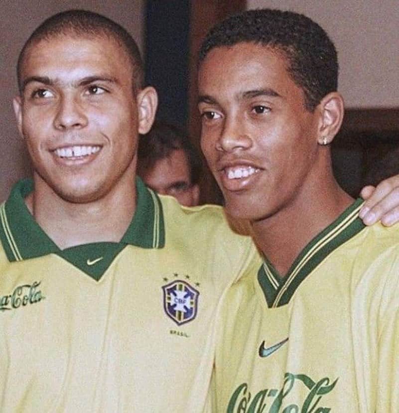 ロナウドのインスタグラム：「Parabéns Xará! Que você vença essa etapa difícil da sua vida com a mesma alegria de sempre! #Ronaldinho40 @ronaldinho」